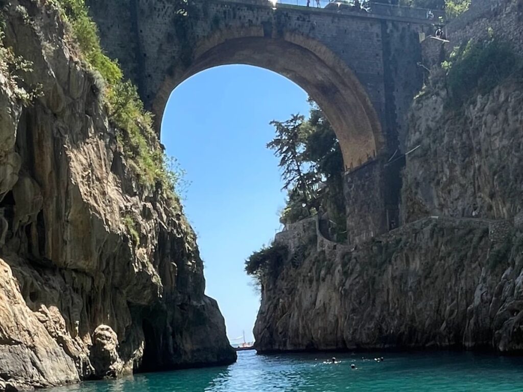 Vista do Fiordo di Furore em Positano.
